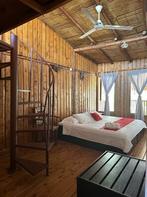 Blackout drapes, free WiFi, bed sheets - Hotel Pacandé (Alajuela)