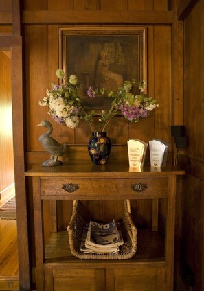 Classic House, 3 Bedrooms, 2 Bathrooms, Sea Facing | Room amenity - Christian's of Bucks Point (Norfolk Island)