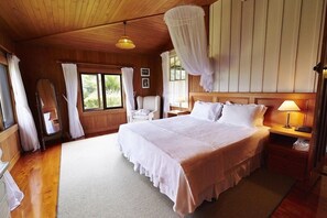 Classic House, 3 Bedrooms, 2 Bathrooms, Sea Facing | 3 bedrooms, desk, iron/ironing board, cots/infant beds - Christian's of Bucks Point (Norfolk Island)