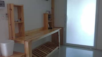 Family Villa | Cofres nos quartos, escrivaninha, roupa de cama