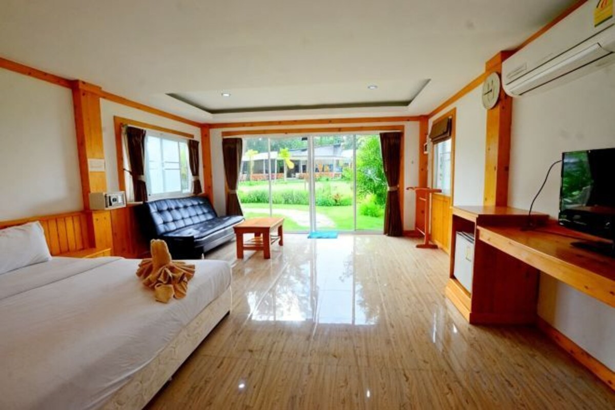 Garden View Room
