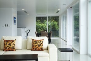 In-room safe, desk, iron/ironing board, free WiFi - Jirana Patong (Patong)