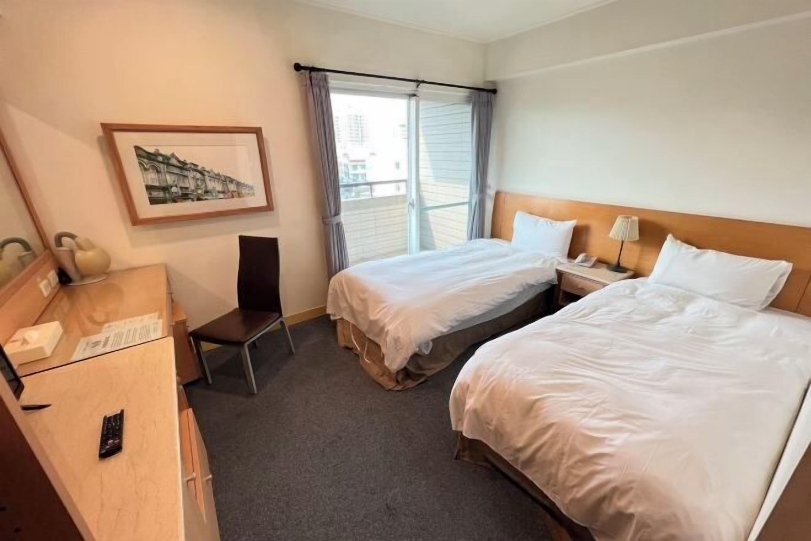 โต๊ะทำงาน, ผ้าม่านกันแสง, Wi-Fi ฟรี, ผ้าปูที่นอน