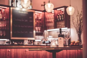 酒吧（店内）