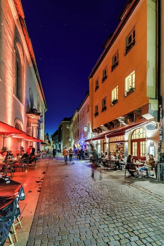 Chin-Chin Hotel ehemals Bohemian Hotel