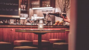 Bar (di hartanah)