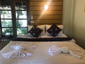 Quarto standard (Garden Room) | Escrivaninha, camas extras/dobráveis (sobretaxa), Wi-Fi de cortesia