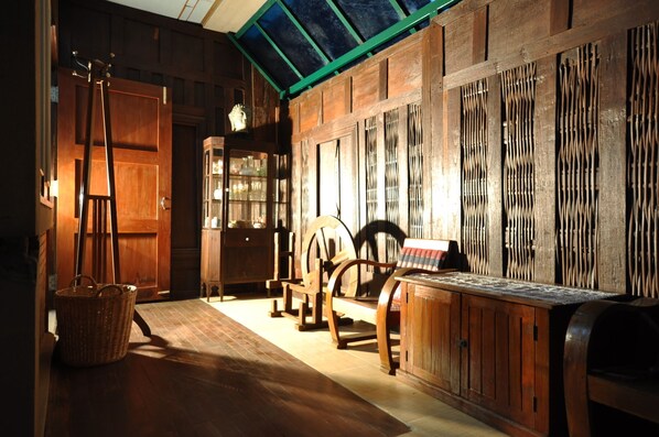 高级房 | 起居区 | 电视