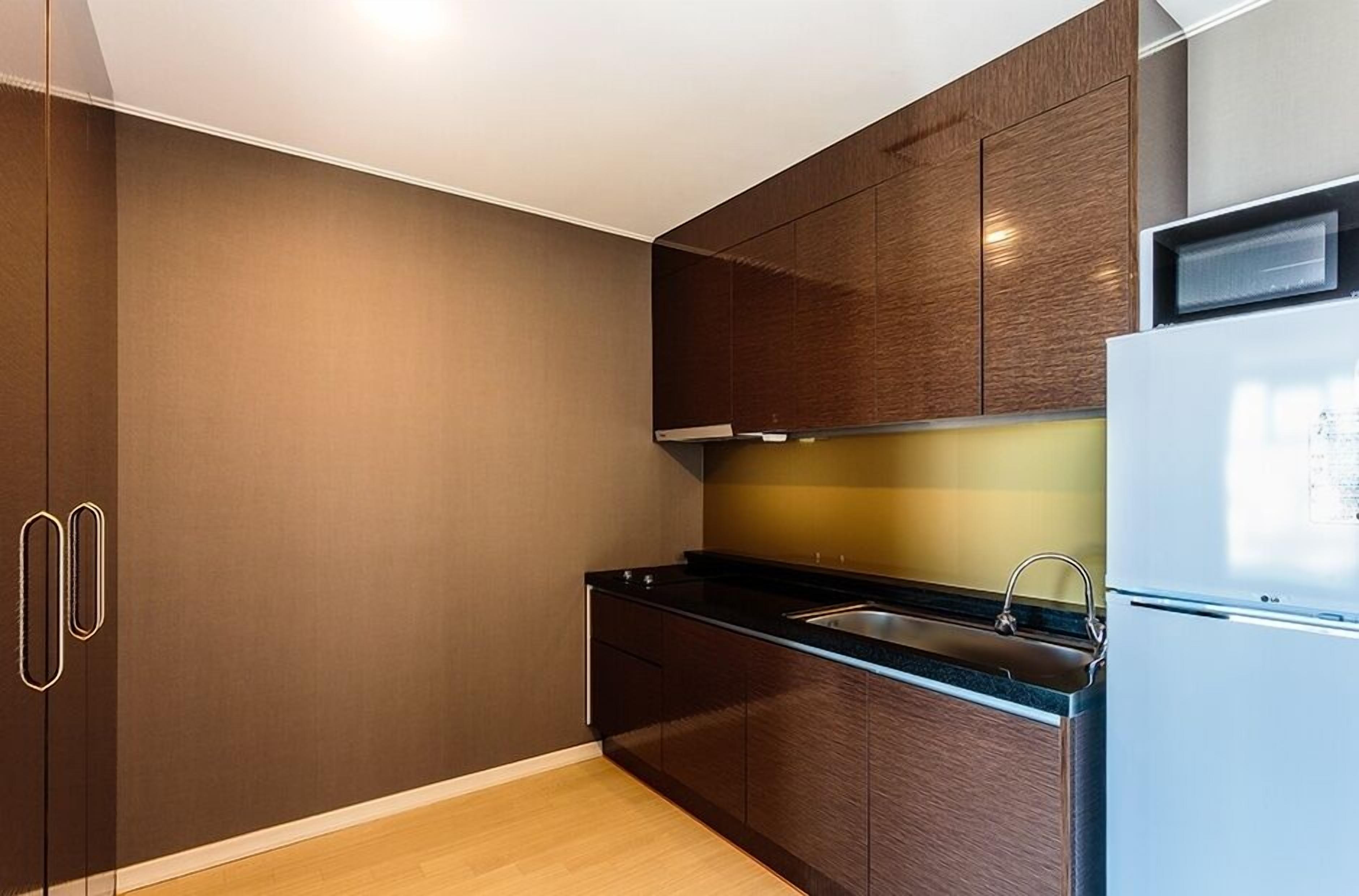 royal suite | private kitchenette | fridge
