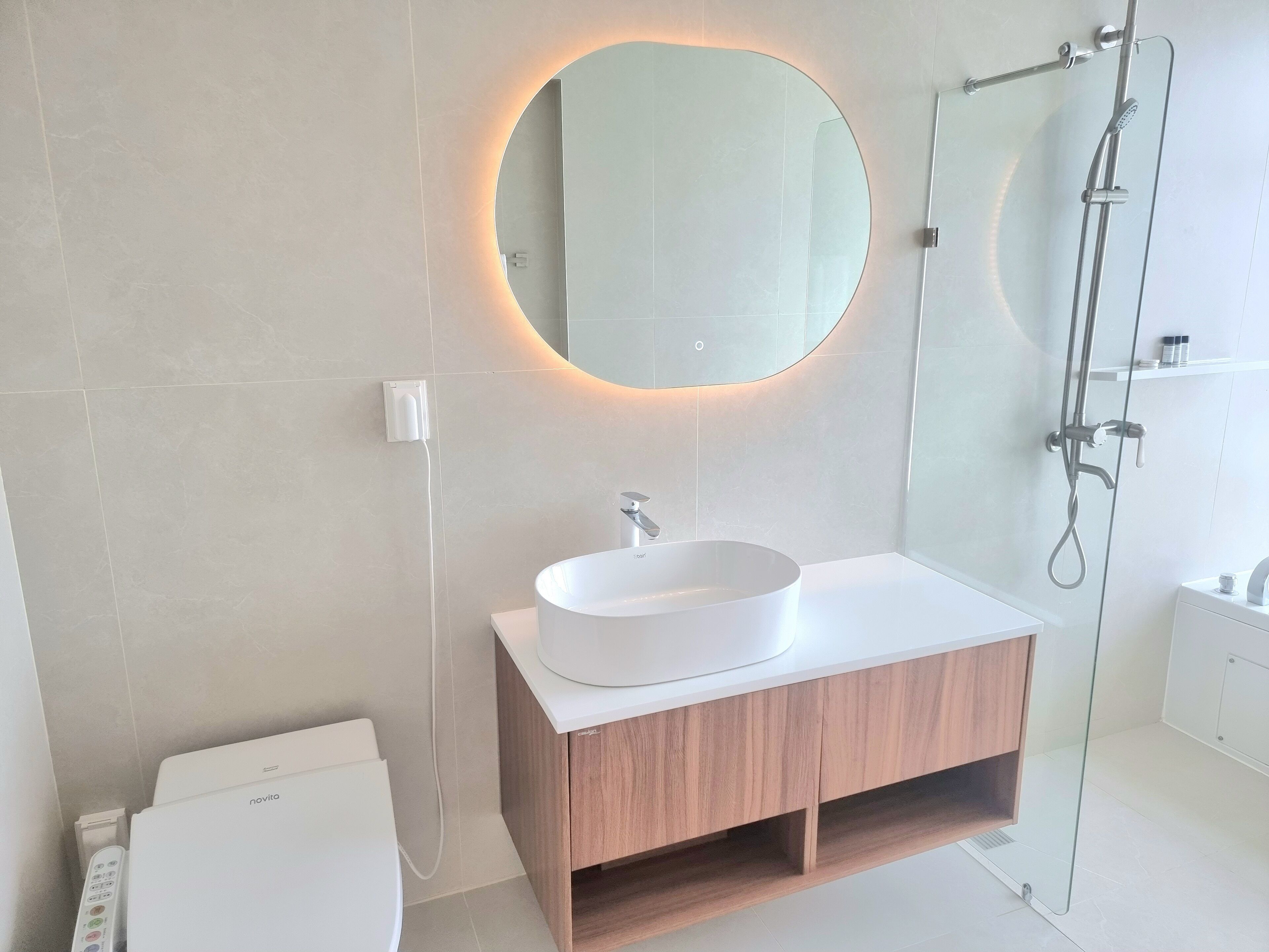 rich twin room | bathroom | hair dryer, bathrobes, bidet, towels