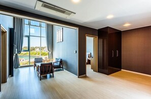 Royal Suite | 羽绒被、记忆海绵床垫、隔音、免费 WiFi
