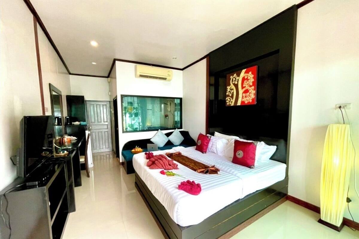 Sea View Room | In-room safe, desk, rollaway beds, free WiFi