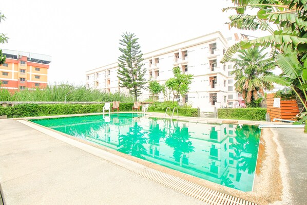 Kolam renang outdoor