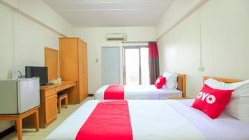 Standard Twin Room | Desk, laptop workspace, free WiFi, bed sheets