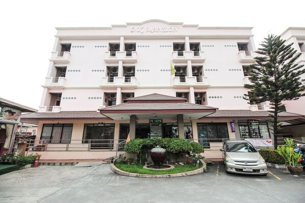 Front of property - Ok Home Airport (Bang Phli)
