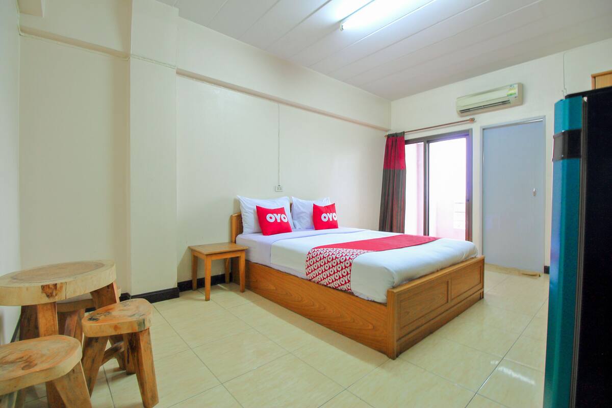 Standard Double Room | Desk, laptop workspace, free WiFi, bed sheets