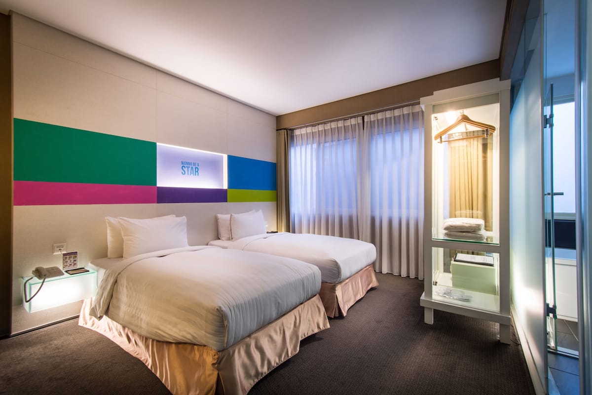 Couette en duvet d'oie, coffres-forts dans les chambres, bureau