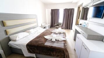 Desk, rollaway beds