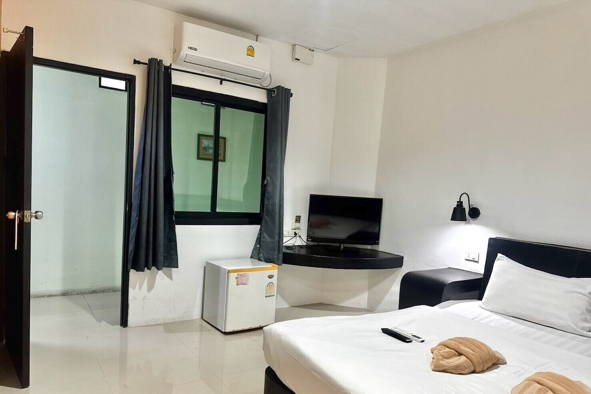 Capuchino Room - no window | In-room safe, desk, WiFi (free)