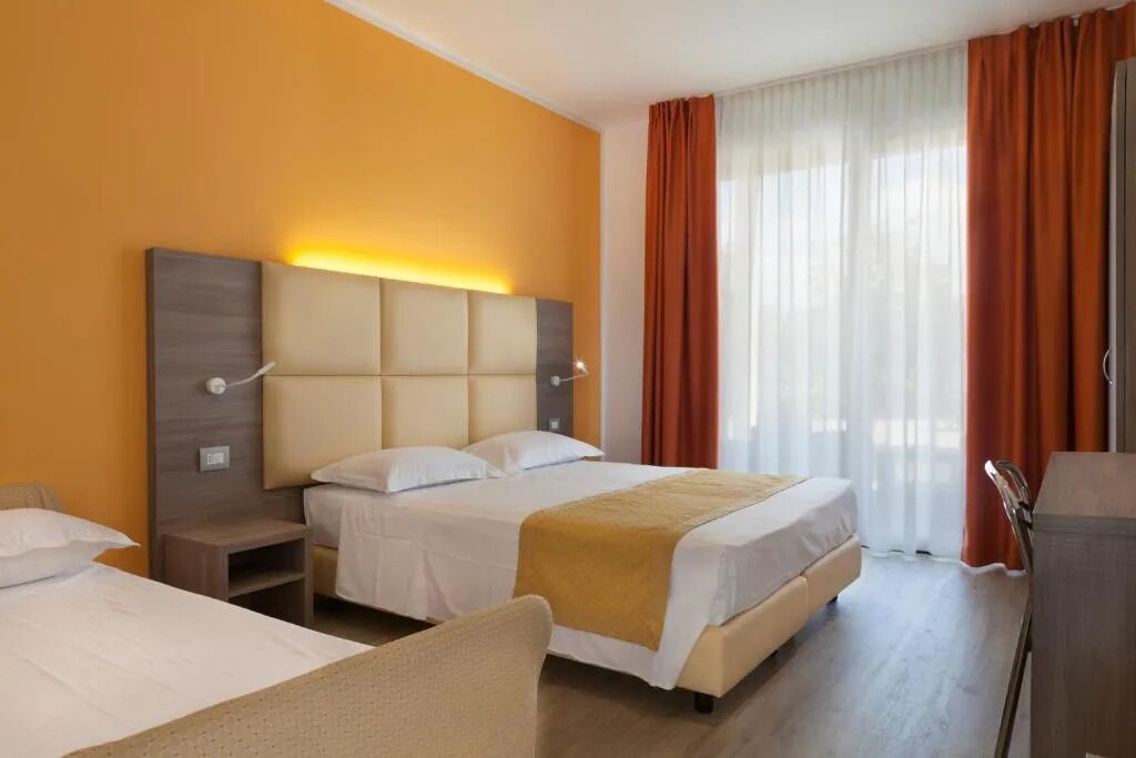 Rom – superior, balkong (Superior) | Safe på rommet, skrivebord, lydisolert og wi-fi (inkludert)