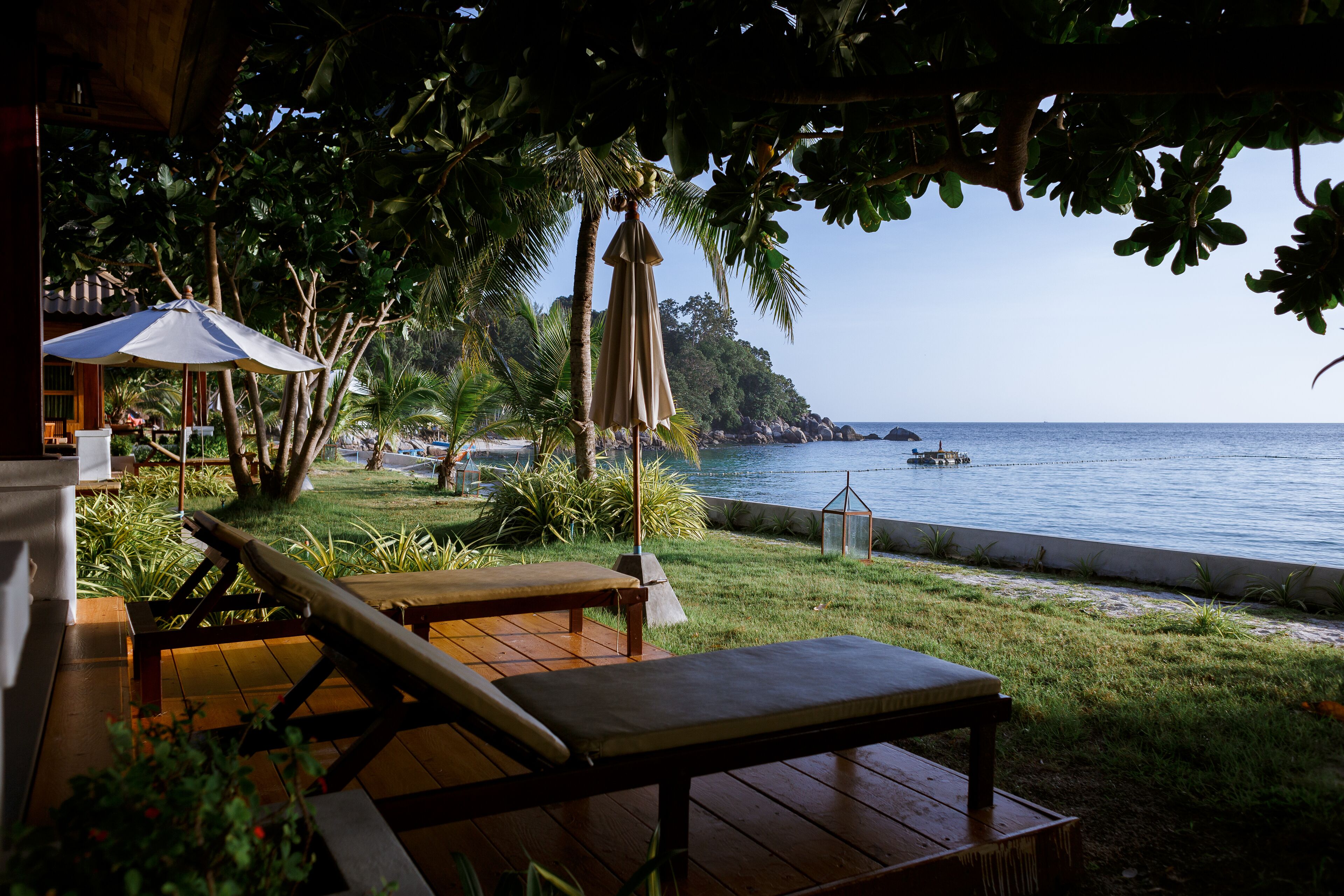 beach front bungalow | terrace/patio