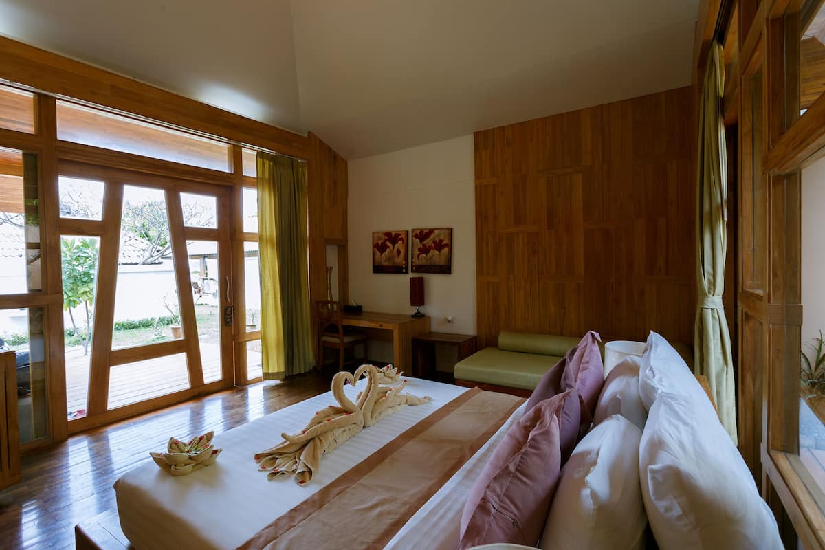1 bedroom, premium bedding, minibar, in-room safe