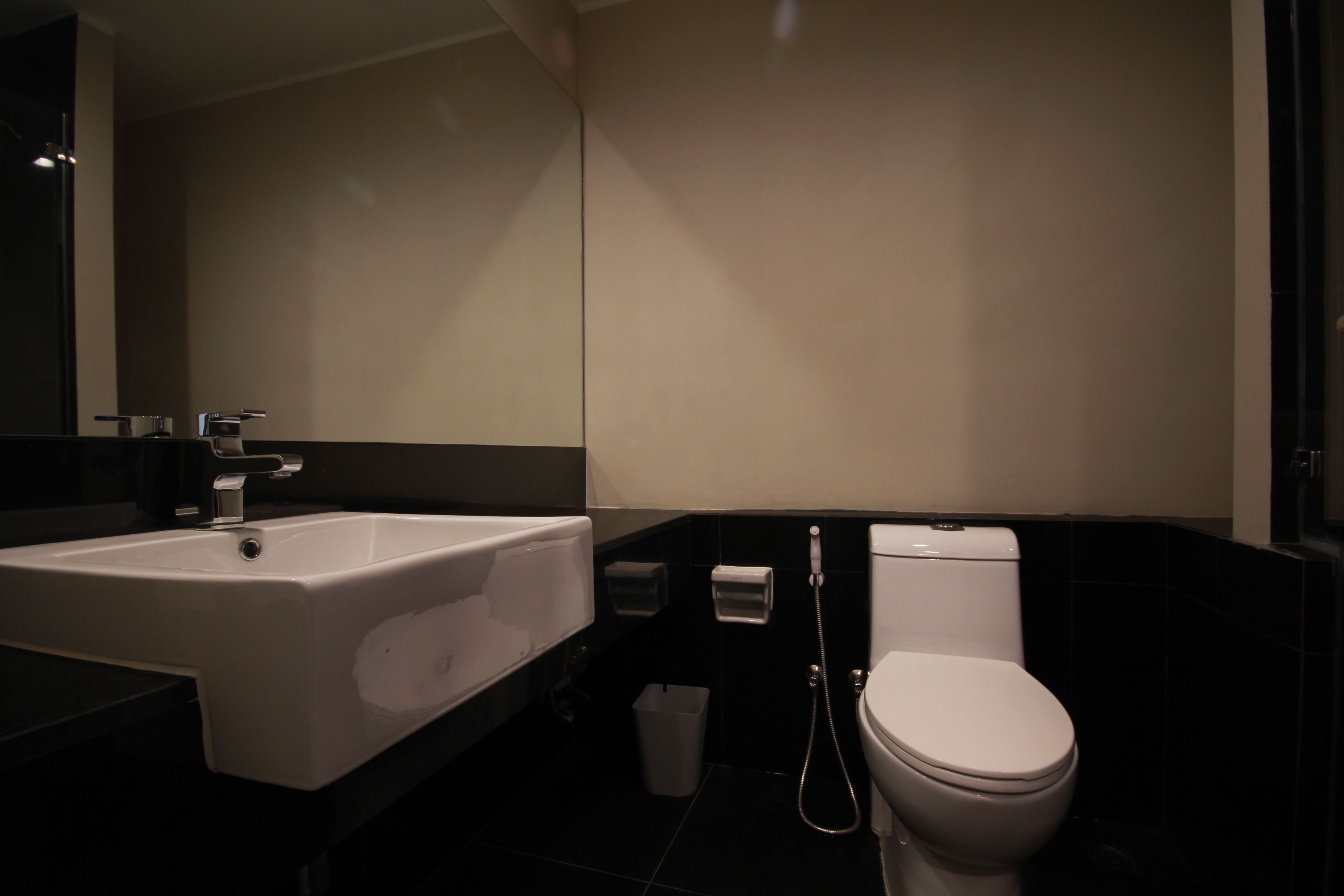 studio | bathroom | free toiletries, hair dryer