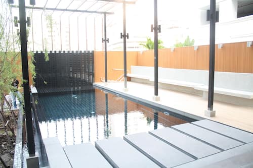 5 outdoor pools