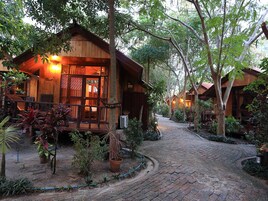 Caja de seguridad en la habitación y escritorio 