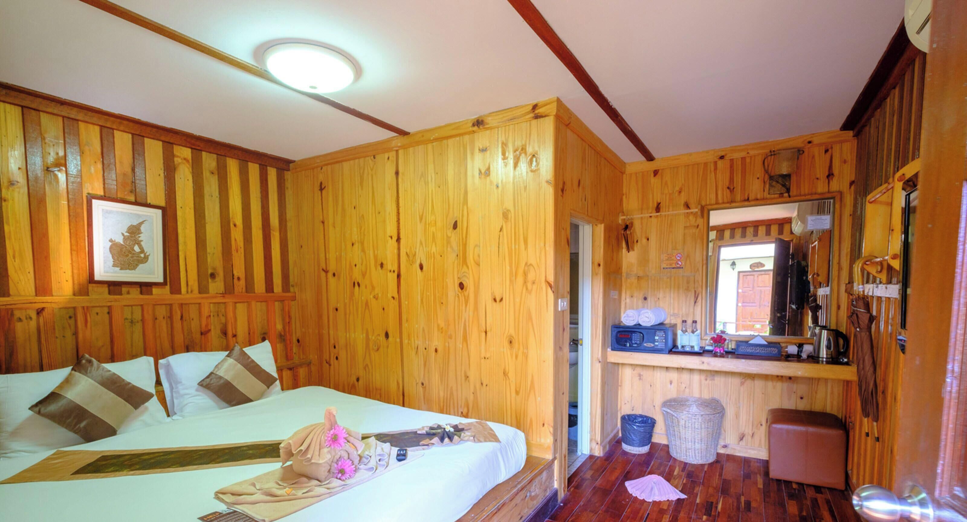 In-room safe, desk, rollaway beds, free WiFi