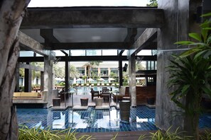 Poolside bar