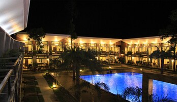 Outdoor pool, pool loungers