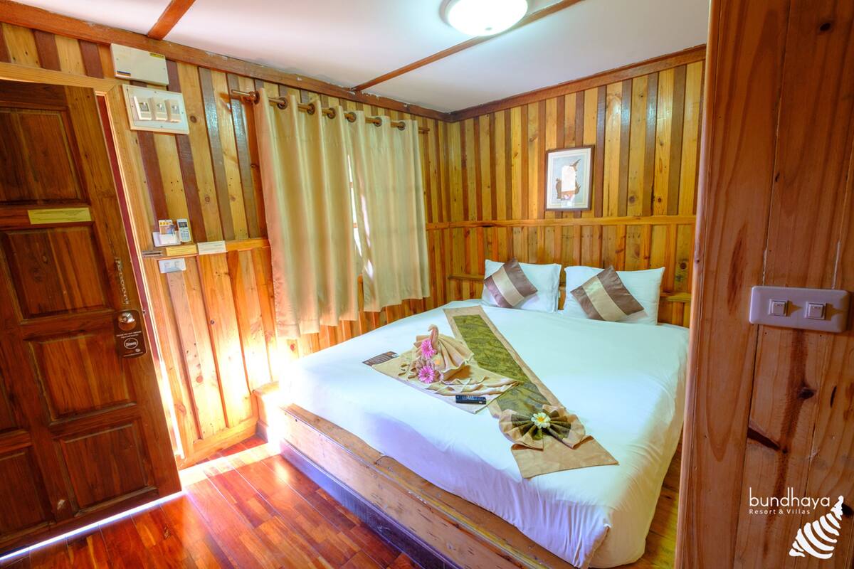 Superior bungalow | Een kluis op de kamer, een bureau, extra bedden (toeslag), gratis wifi