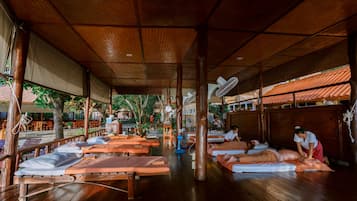 Couples treatment room(s), body treatments, aromatherapy, body scrubs