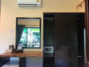 Brankas dan Wi-Fi gratis