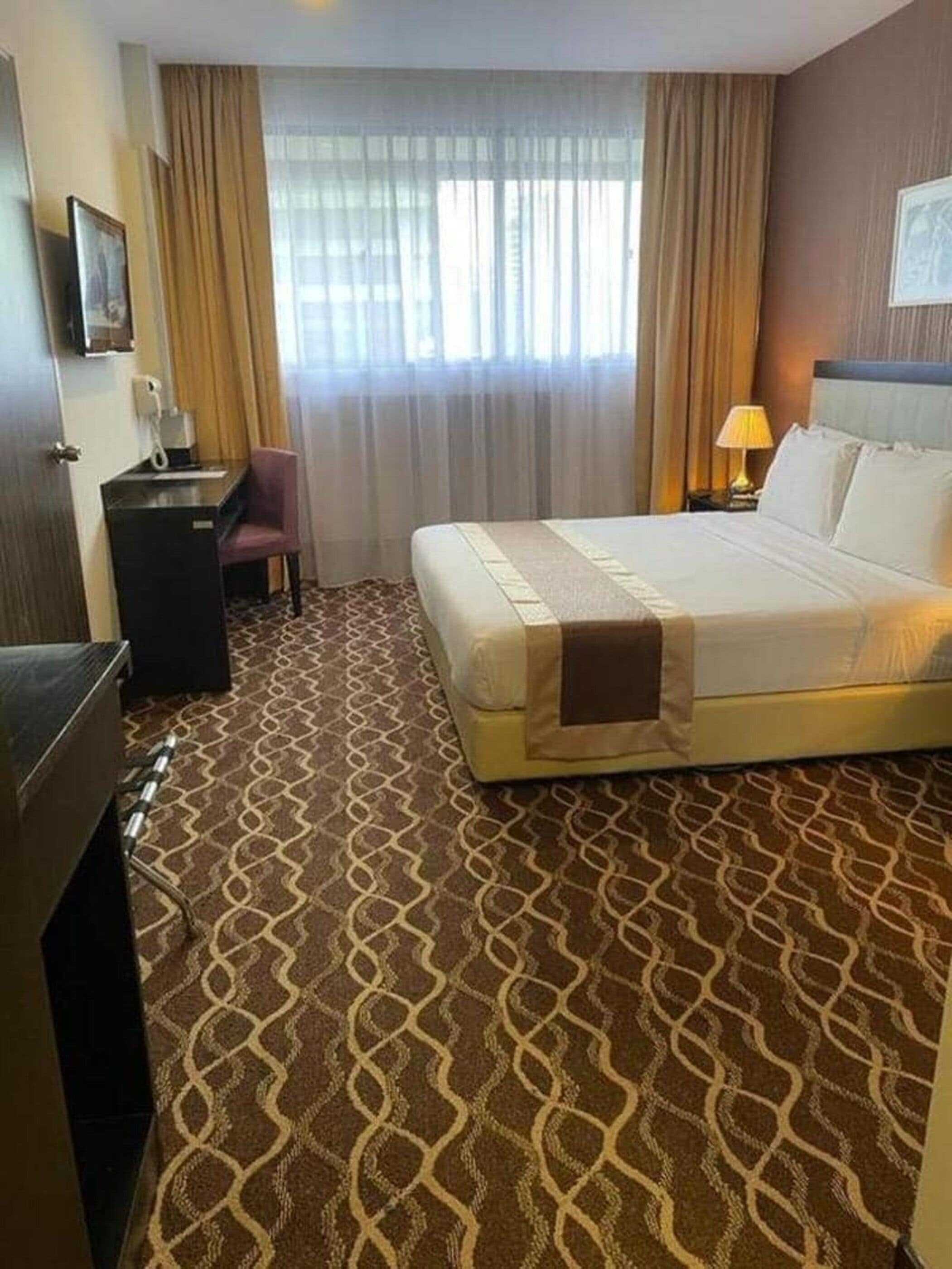 Superior Double Room | 1 bedroom, in-room safe, desk, free WiFi