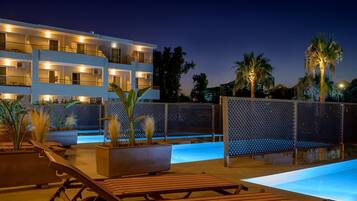 Superior Double Room, Private Pool | Free WiFi, bed sheets