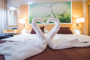 WiFi, bed sheets - Hotel HL Sahara Playa (San Bartolomé de Tirajana)