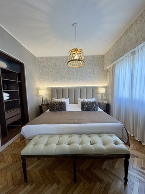 Premium suite | Een kluis op de kamer, gratis wifi, beddengoed