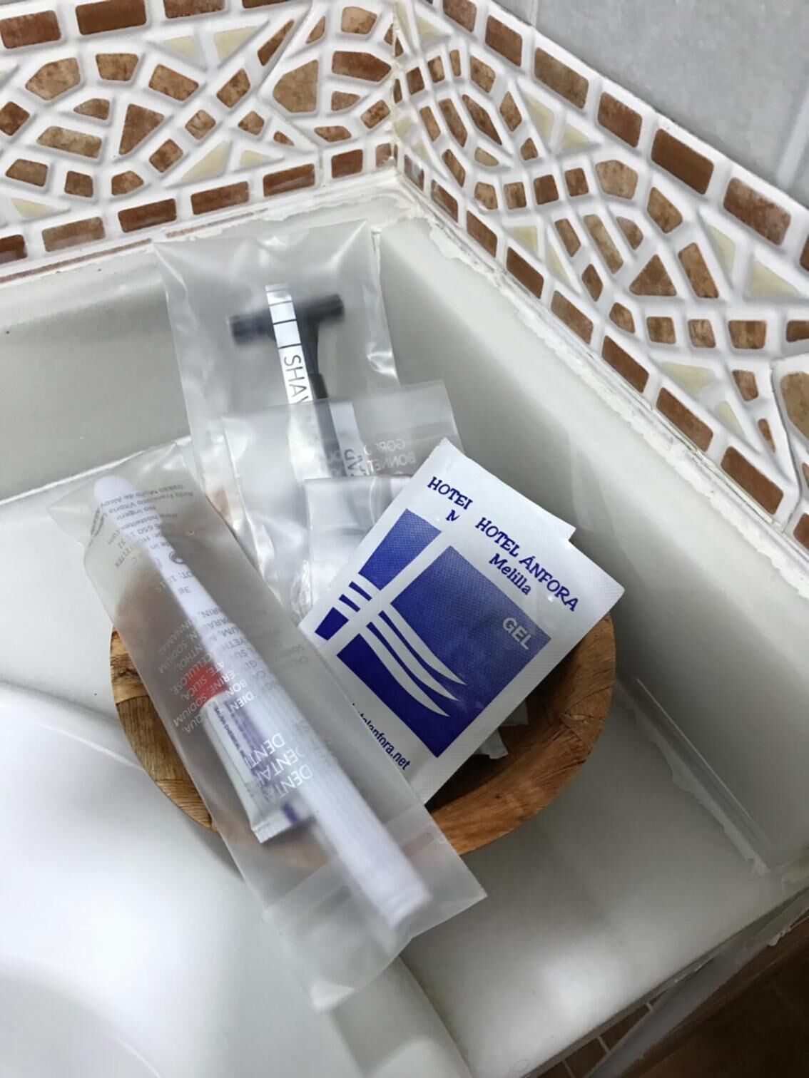 bathtub, free toiletries, hair dryer, bidet