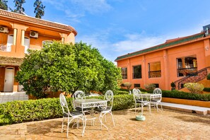 Courtyard - Hotel Al Bassatine (Beni Mellal)