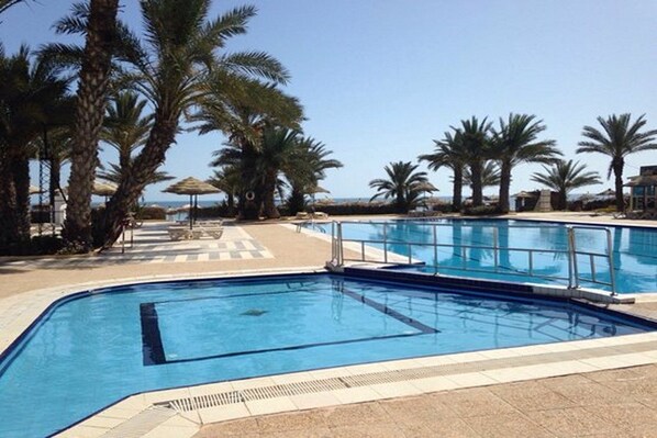 Indoor pool, outdoor pool