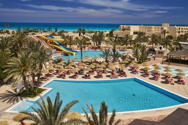 Indoor pool, 4 outdoor pools, pool umbrellas, sun loungers