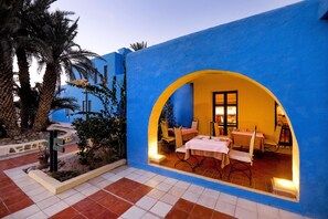 Breakfast, lunch, dinner served; local and international cuisine  - Les 4 Saisons Aqua Park (Djerba Midun)