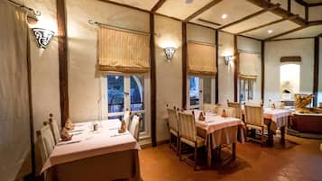 Breakfast, lunch, dinner served; local and international cuisine