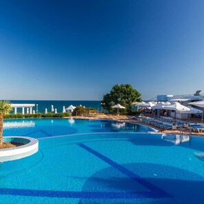 Outdoor pool - Primasol Sineva (Sveti Vlas)