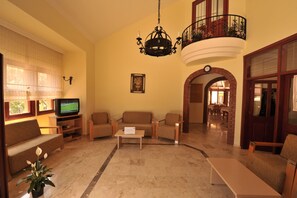 Lobby - Belcehan Beach (Fethiye)