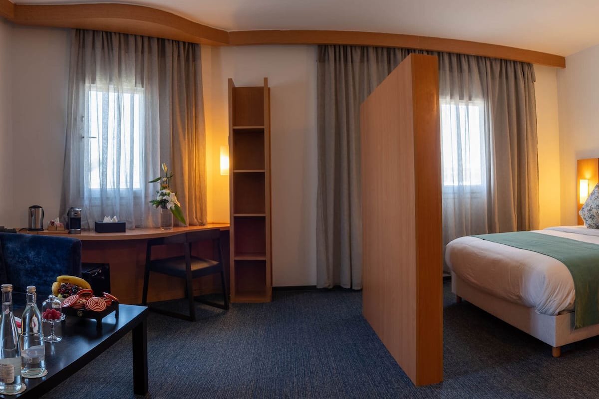 Junior suite | 1 slaapkamer, luxe beddengoed, een bureau, een laptopwerkplek