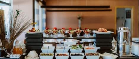 Breakfast, lunch, dinner served; Moroccan cuisine