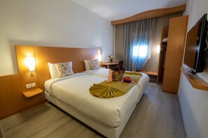 Superior Twin Room | Premium bedding, desk, laptop workspace, blackout curtains - La Perle de Mogador (Essaouira)